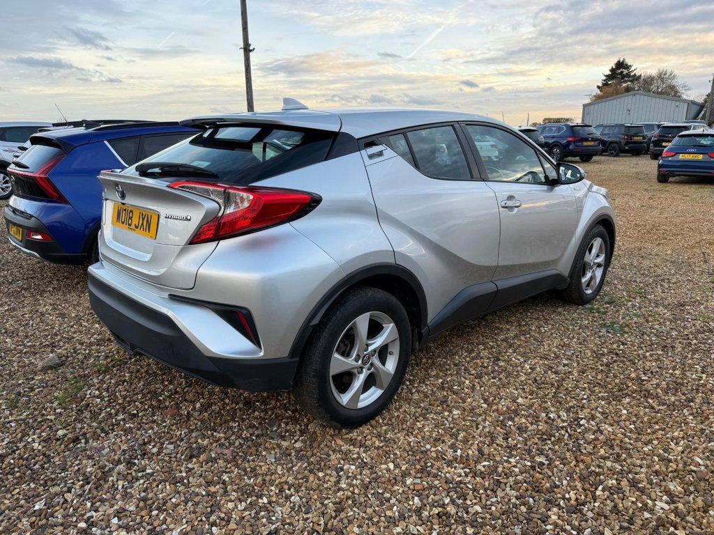 Used Toyota C-HR 2018 for sale - 76451953: Photo 3