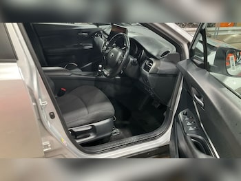 Used Toyota C-HR 2018 for sale - 76451953: Photo