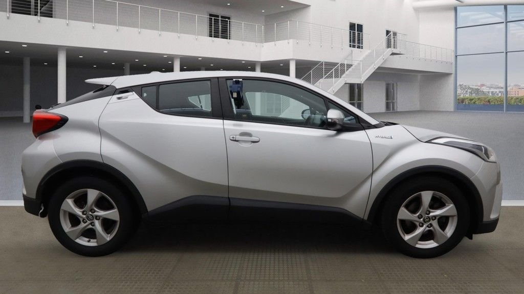 Used Toyota C-HR 2018 for sale - 76451953: Photo 6