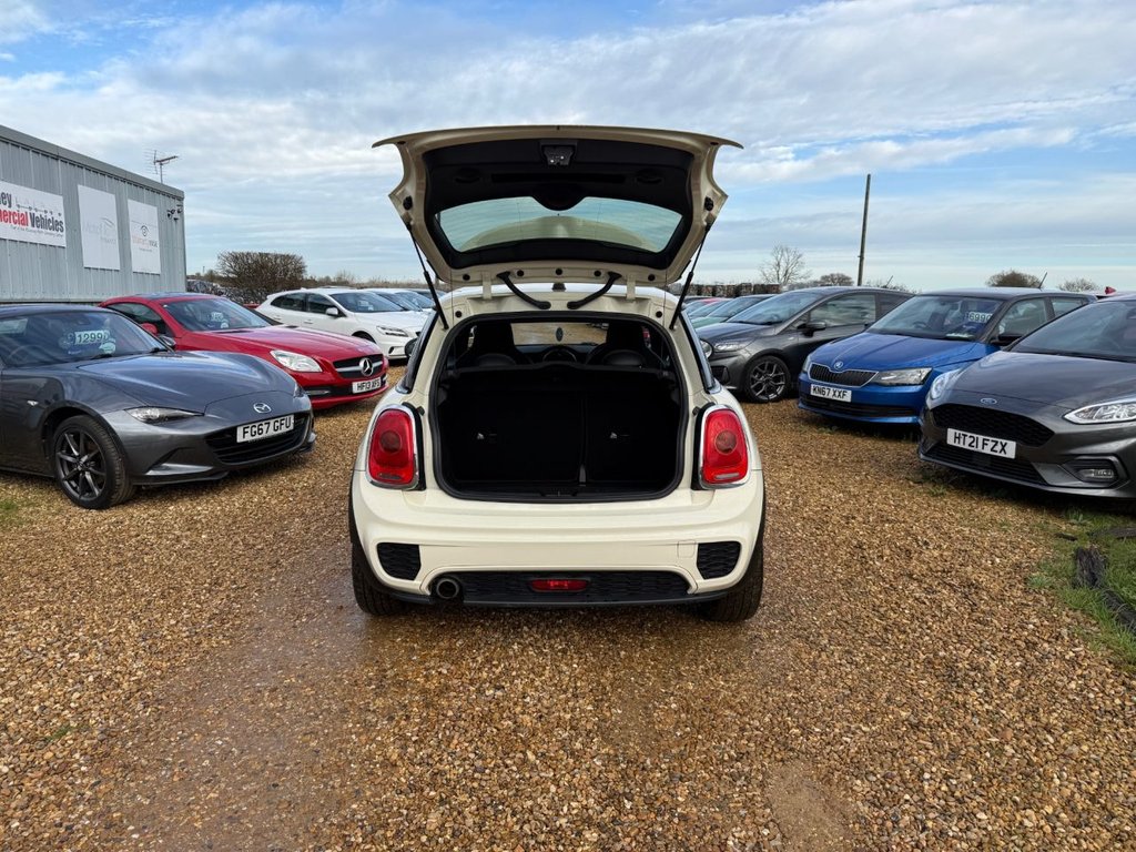 Used MINI Hatch 2018 for sale - 76617448: Photo 10