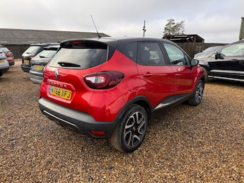 Used Renault Captur 2018 for sale - 77139861: Photo