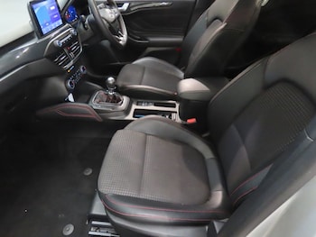 Used Ford Focus 2021 for sale - 76536013: Photo