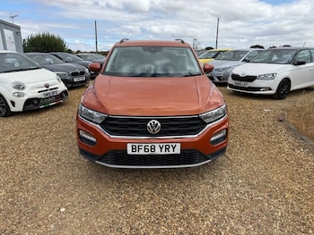 Used Volkswagen T-Roc 2018 for sale - 79442746: Photo