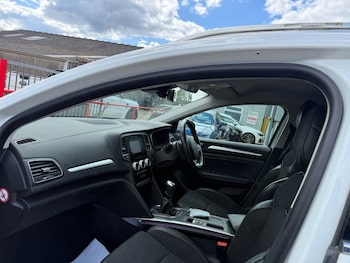 Used Renault Megane 2022 for sale - 78597856: Photo