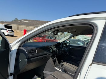 Used Volkswagen T-Roc 2019 for sale - 79155255: Photo
