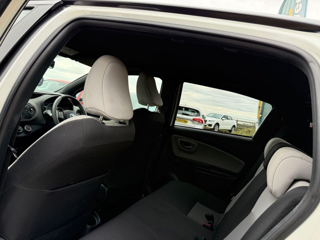 Used Toyota Yaris 2017 for sale - 76451965: Photo 10