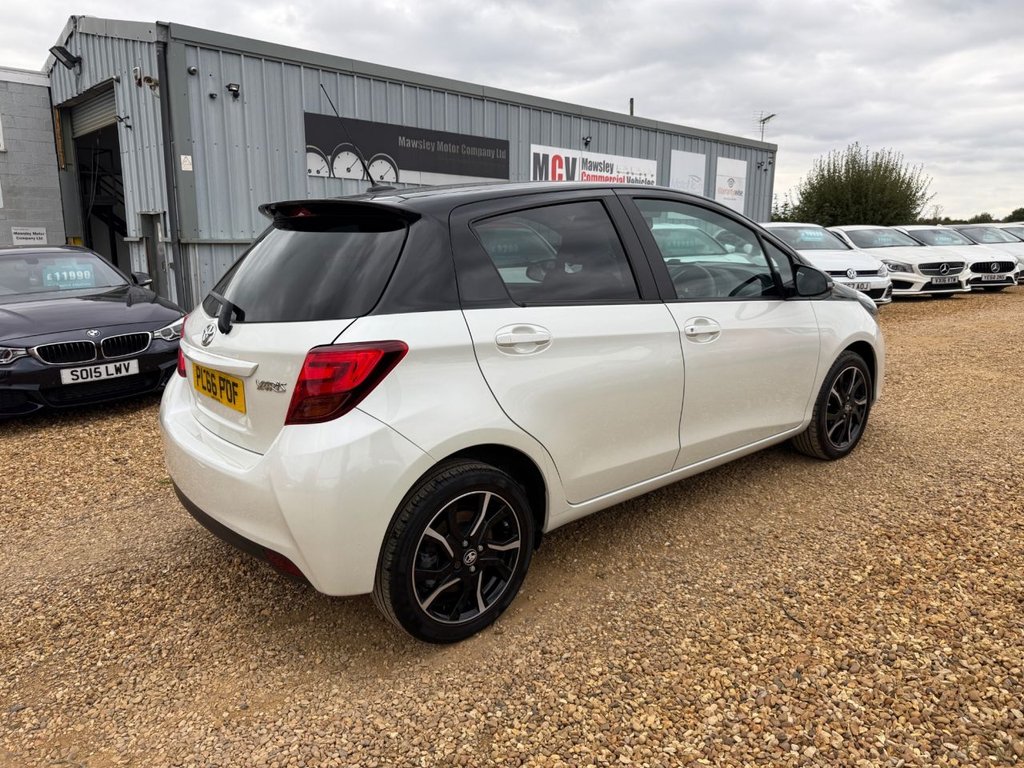 Used Toyota Yaris 2017 for sale - 76451965: Photo 3