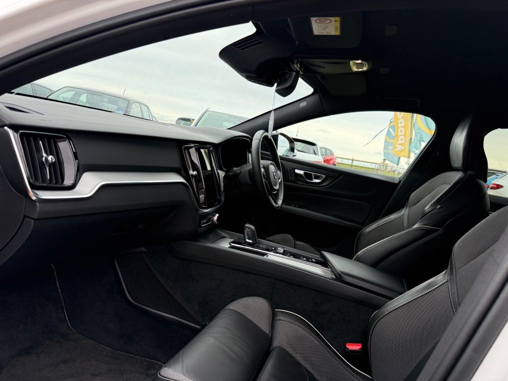 Used Volvo V60 2020 for sale - 77636804: Photo 4