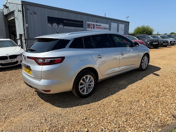 Used Renault Megane 2017 for sale - 76451917: Photo