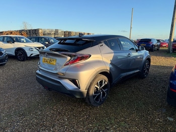 Used Toyota C-HR 2017 for sale - 76751360: Photo