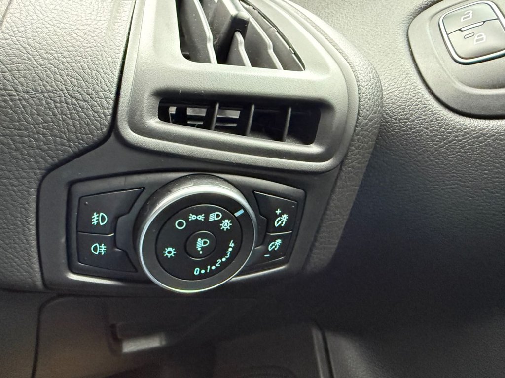 Used Ford Focus 2017 for sale - 77313328: Photo 17