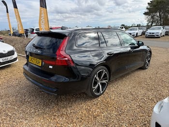 Used Volvo V60 2023 for sale - 79686593: Photo
