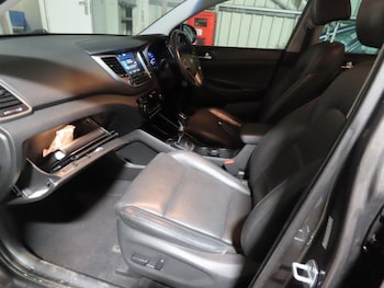 Used Hyundai TUCSON 2017 for sale - 76559376: Photo