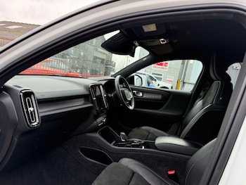 Used Volvo XC40 2021 for sale - 76962391: Photo