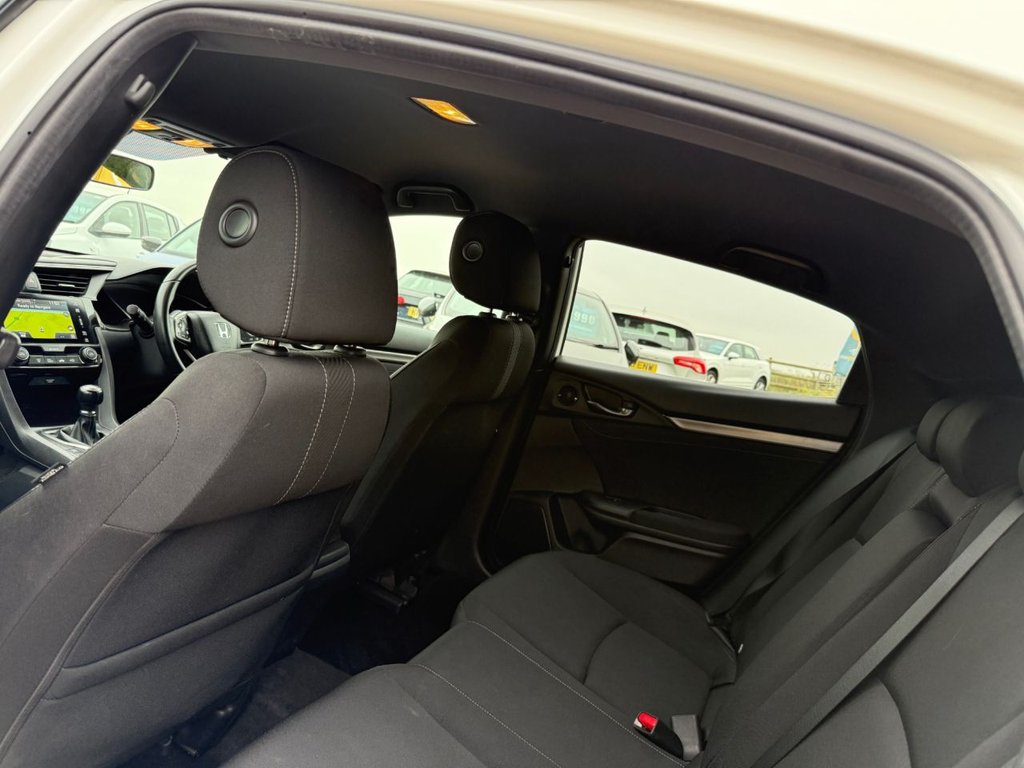 Used Honda Civic 2018 for sale - 76840828: Photo 10