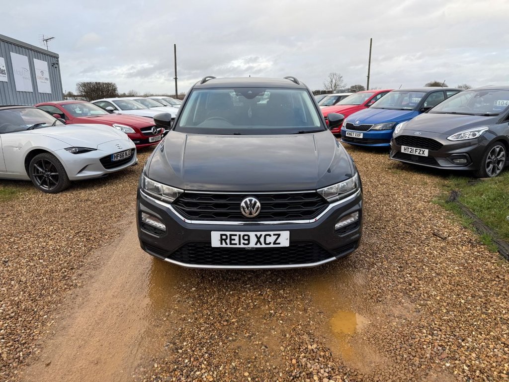 Used Volkswagen T-Roc 2019 for sale - 76901136: Photo 2