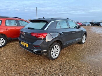 Used Volkswagen T-Roc 2019 for sale - 76901136: Photo