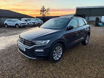 Used Volkswagen T-Roc 2019 for sale - 76901136: Photo