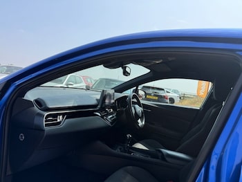 Used Toyota C-HR 2017 for sale - 78833299: Photo
