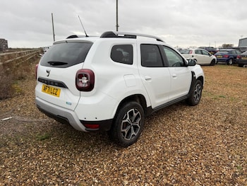 Used Dacia Duster 2021 for sale - 76470227: Photo