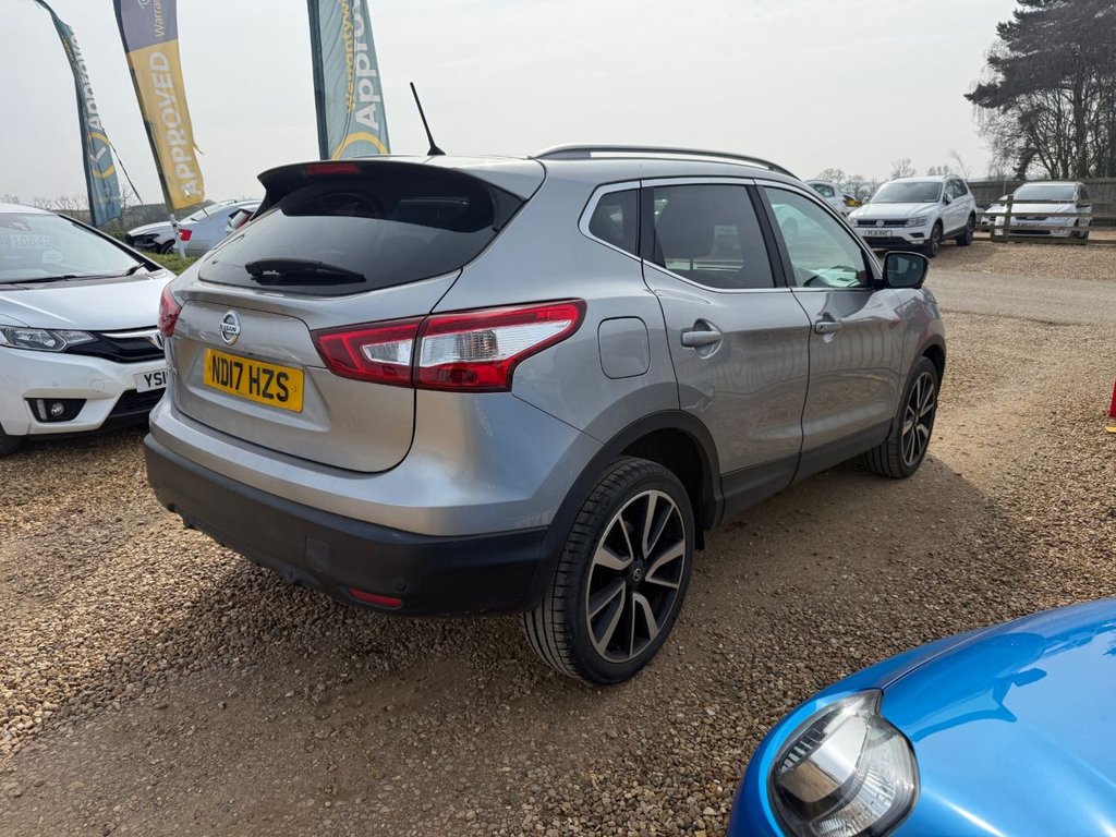 Used Nissan Qashqai 2017 for sale - 77976742: Photo 3
