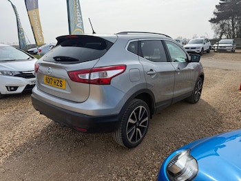 Used Nissan Qashqai 2017 for sale - 77976742: Photo