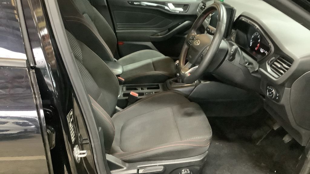 Used Ford Focus 2023 for sale - 77499486: Photo 4