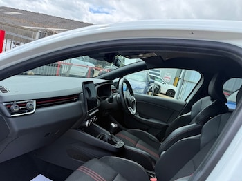 Used Renault Clio 2023 for sale - 78645054: Photo