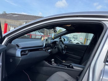 Used Toyota C-HR 2020 for sale - 79090030: Photo