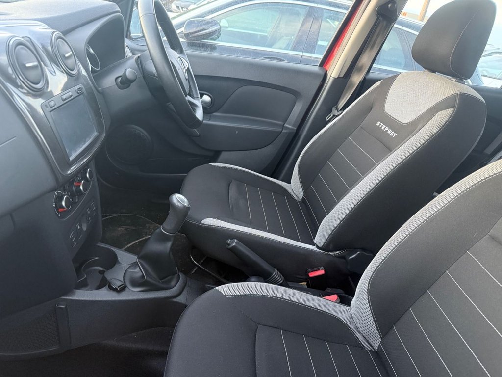 Used Dacia Sandero Stepway 2018 for sale - 76934623: Photo 4