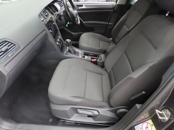 Used Volkswagen Golf 2017 for sale - 77821018: Photo