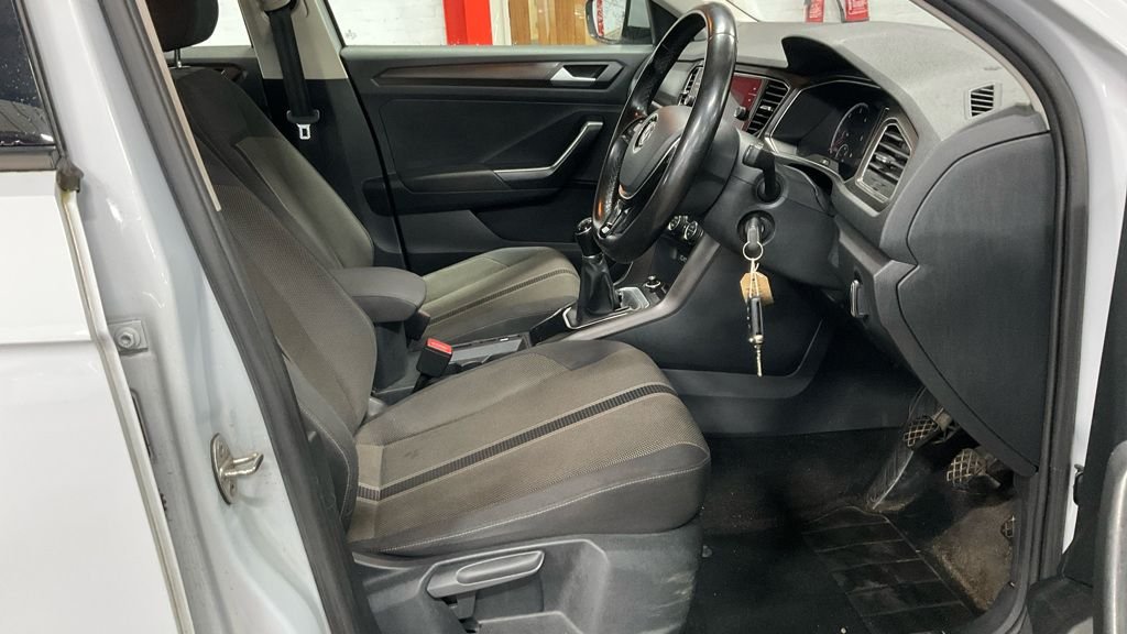 Used Volkswagen T-Roc 2019 for sale - 77250209: Photo 4