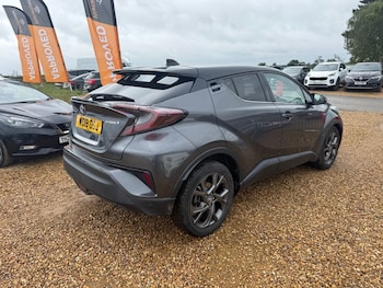Used Toyota C-HR 2018 for sale - 78908220: Photo