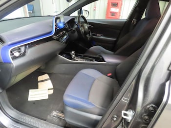 Used Toyota C-HR 2018 for sale - 78908220: Photo
