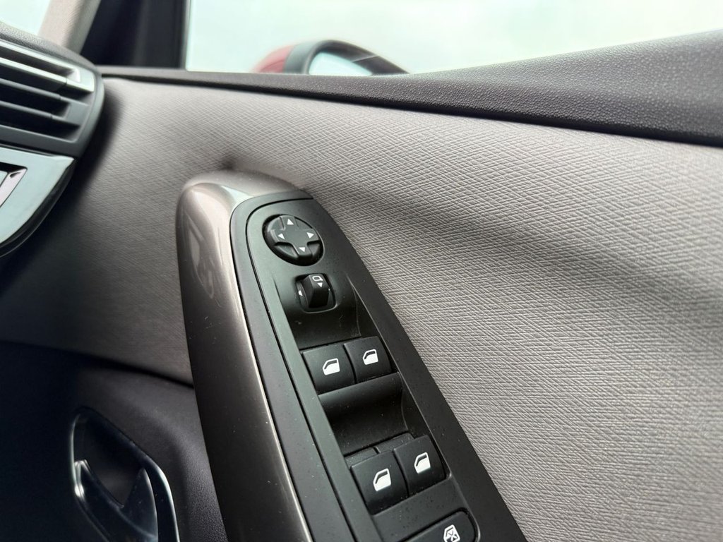 Used Citroen C4 Grand Picasso 2018 for sale - 76820747: Photo 16