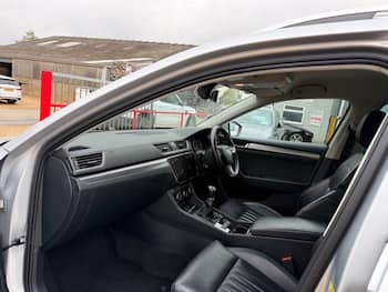 Used Skoda Superb 2018 for sale - 79655281: Photo