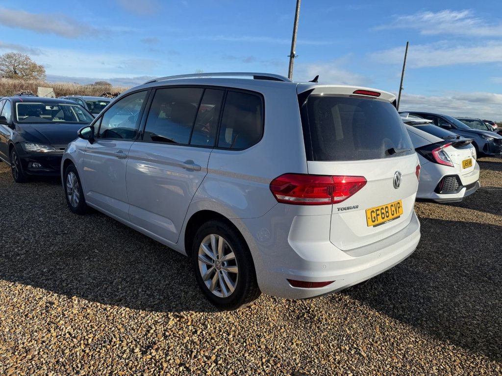 Used Volkswagen Touran 2018 for sale - 76642186: Photo 2