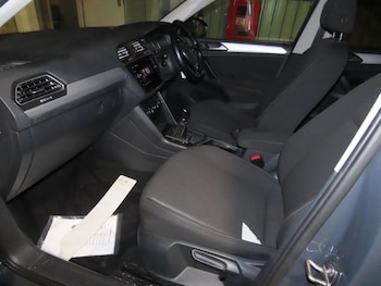 Used Volkswagen Tiguan 2017 for sale - 77007075: Photo