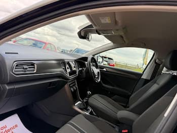 Used Volkswagen T-Roc 2018 for sale - 79474775: Photo