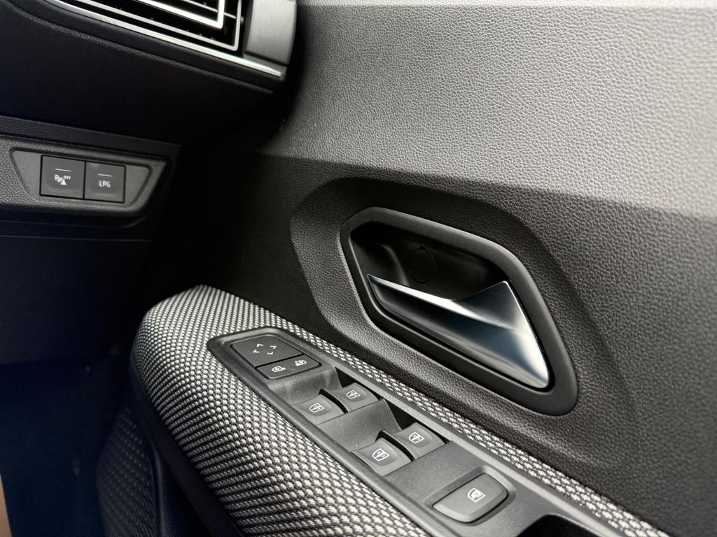 Used Dacia Sandero 2022 for sale - 76451897: Photo 18