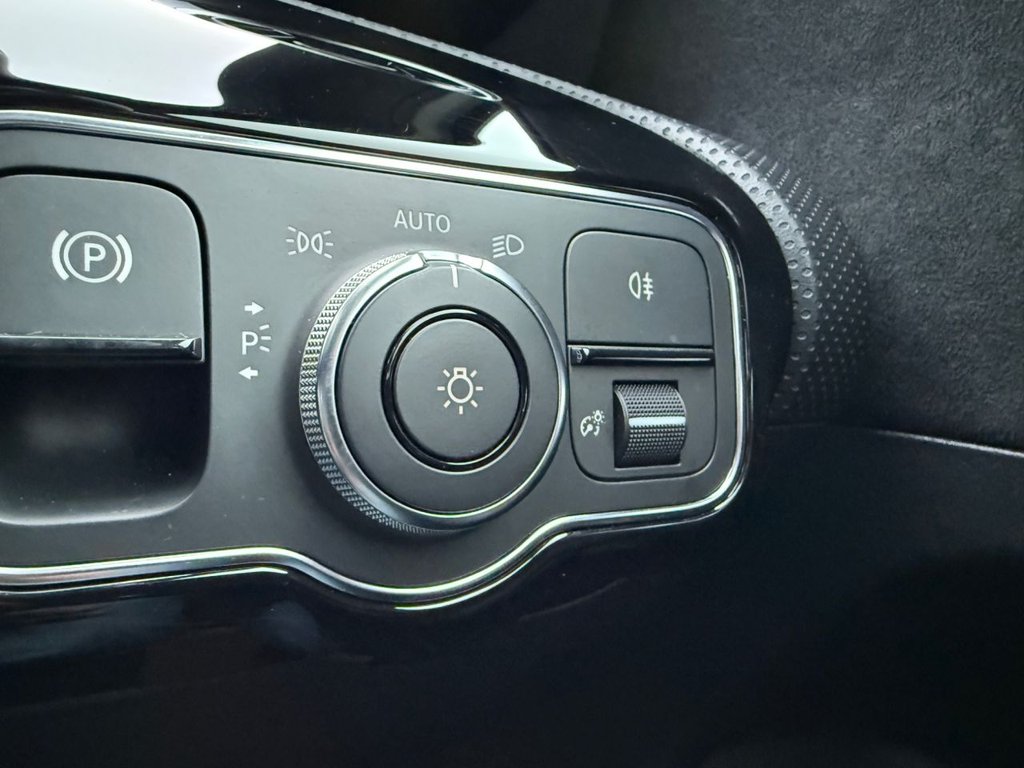 Used Mercedes-Benz A-Class 2018 for sale - 77236408: Photo 17