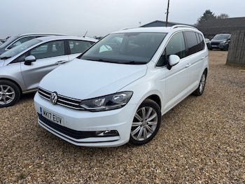 Used Volkswagen Touran 2017 for sale - 77748446: Photo