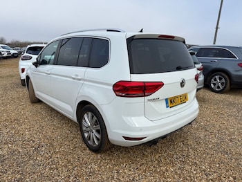 Used Volkswagen Touran 2017 for sale - 77748446: Photo