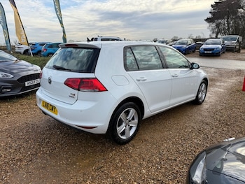 Used Volkswagen Golf 2016 for sale - 76820814: Photo
