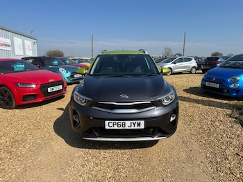 Used Kia Stonic 2018 for sale - 76451910: Photo
