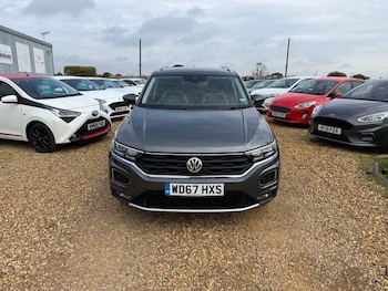 Used Volkswagen T-Roc 2018 for sale - 76451956: Photo