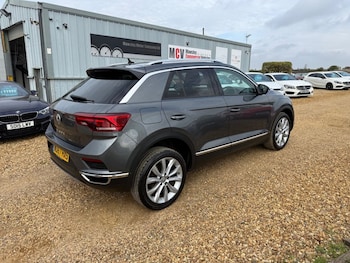 Used Volkswagen T-Roc 2018 for sale - 76451956: Photo