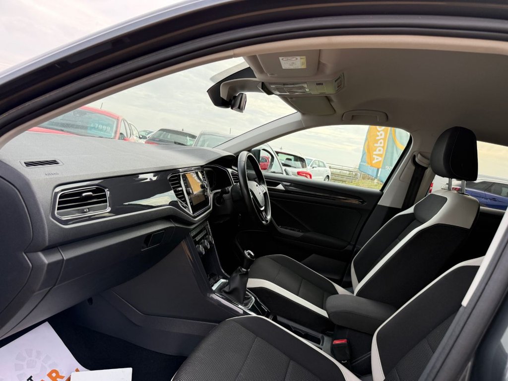 Used Volkswagen T-Roc 2018 for sale - 76451956: Photo 4