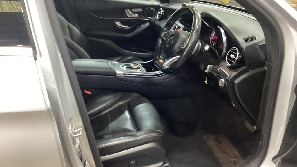 Used Mercedes-Benz GLC 2018 for sale - 77609251: Photo 4