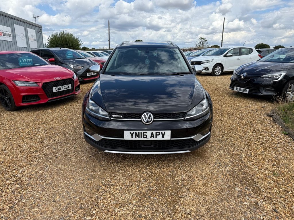 Used Volkswagen Golf 2016 for sale - 76451902: Photo 2